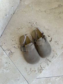  Boston Clog Taupe